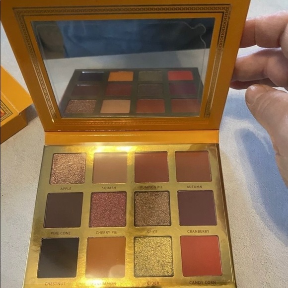 ace beaute falling for you eyeshadow palette - Picture 5 of 8